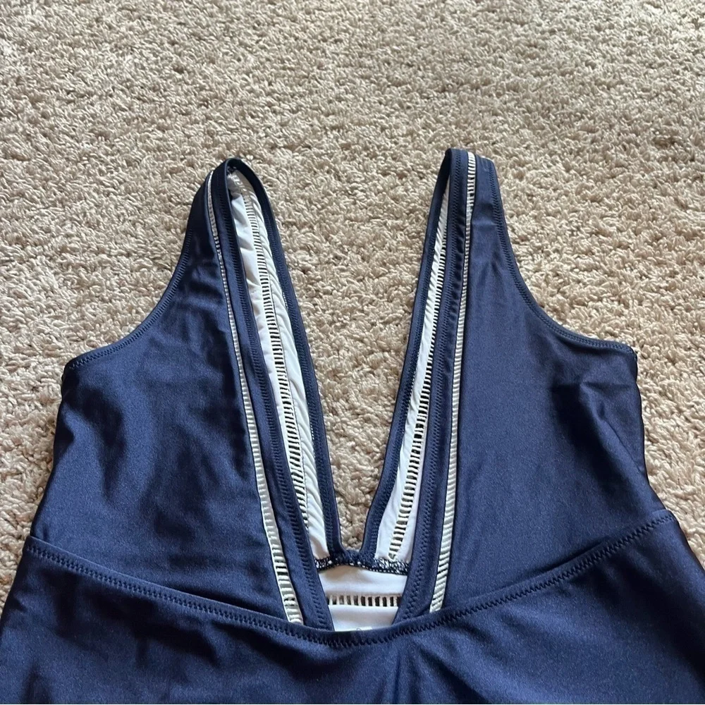 Like New CupShe navy blue one piece v swimsuit - Picture 4 of 7